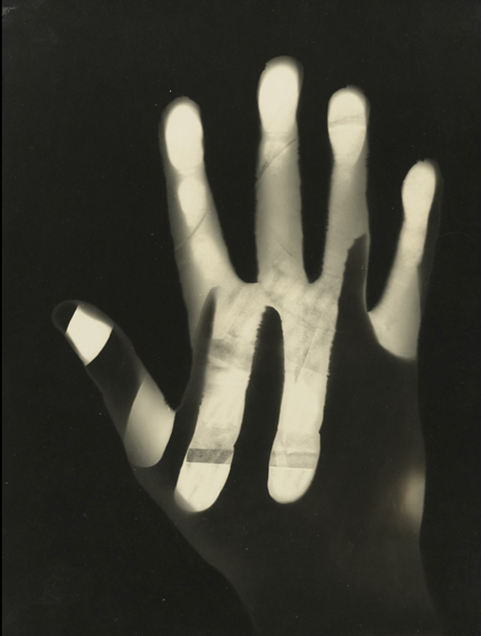 Fotogram Hands by László Moholy-Nagy